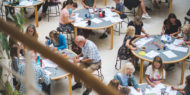 Familietegneworkshop 9-12 årige sammen med en voksen