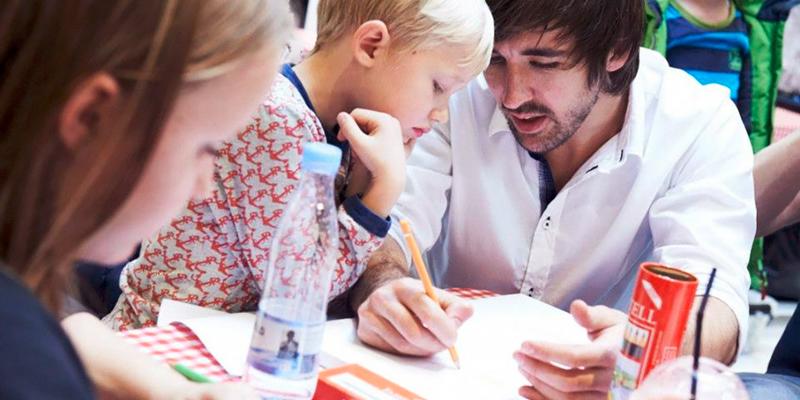 Familitegneworkshop 7-8 årige sammen med en voksen